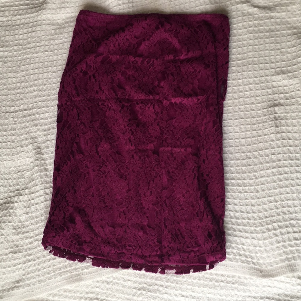 Lace pencil skirt